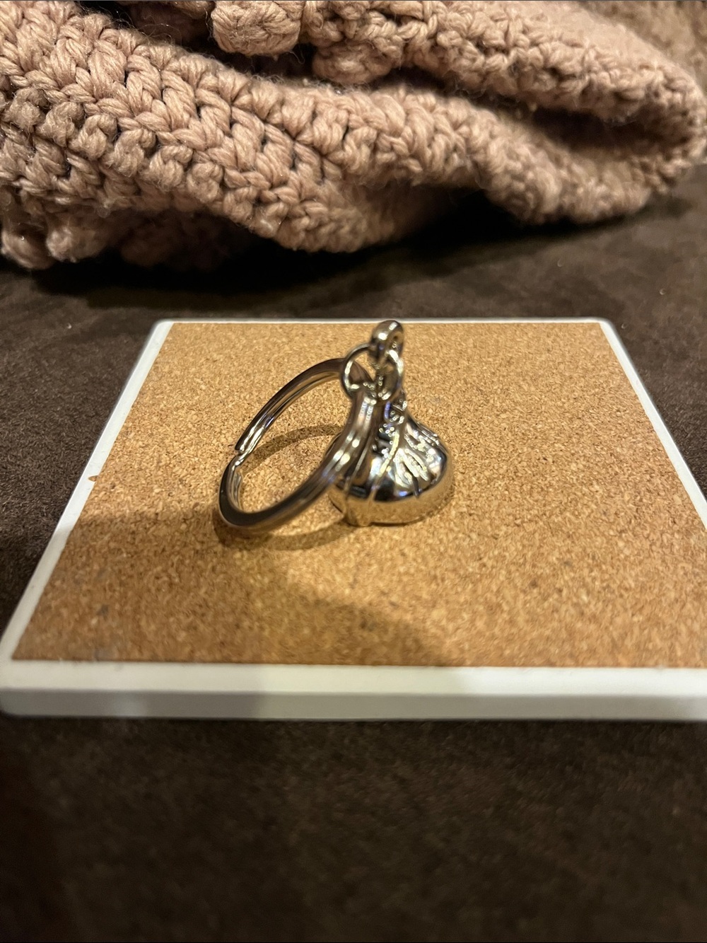 Silver Kiss Keyring Key Holder - Picture 3 of 3